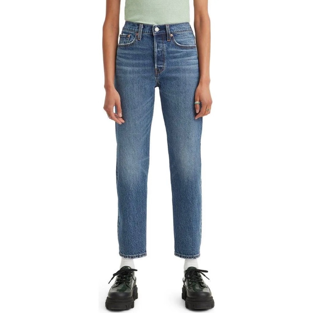 Levi’s Wedgie Straight - Size 29 - excellent condition.